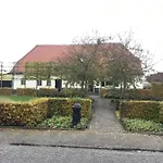 In Ons Straatje 4*