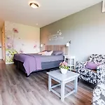 In Ons Straatje 4*