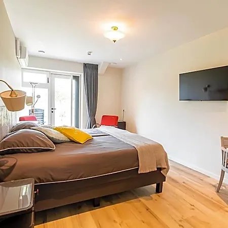 In Ons Straatje 4*
