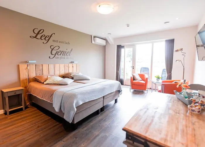 ベッド・アンド・ブレックファスト In Ons Straatje 4*